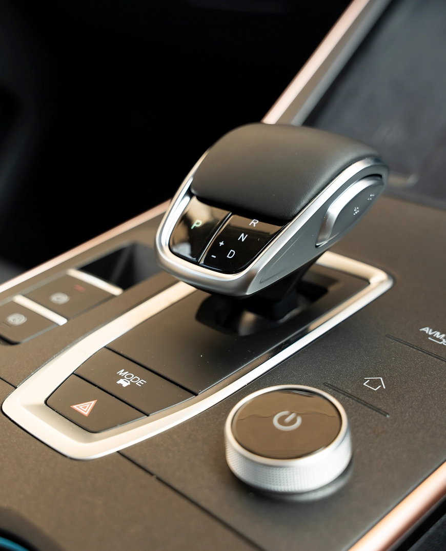 3 Driving Modes (Eco, Normal, Sport)